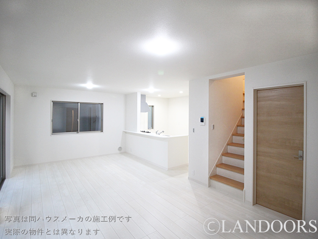 建売住宅の施工例｜リビング+キッチン（名古屋市）｜一建設（リーブルガーデン）