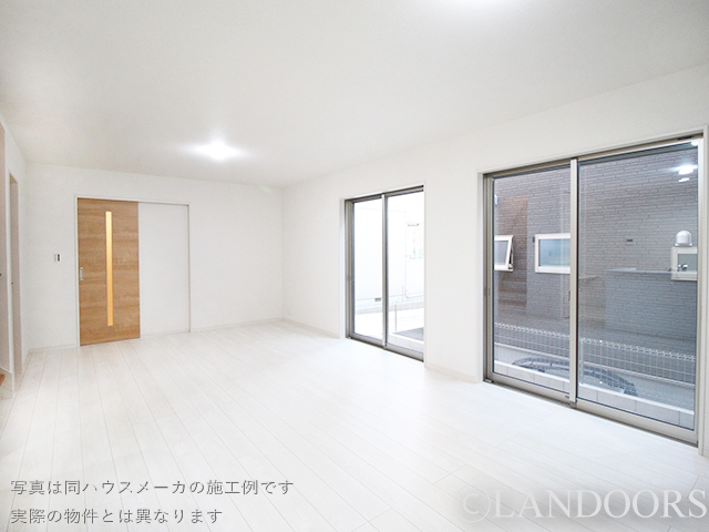 建売住宅の施工例｜リビング+掃き出し窓（名古屋市）｜一建設（リーブルガーデン）