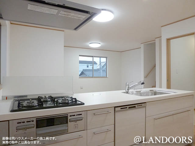建売住宅の施工例｜キッチンからリビング（名古屋市）｜飯田産業（ハートフルタウン）