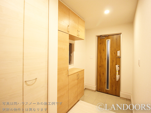 建売住宅の施工例｜玄関（名古屋市）｜一建設（リーブルガーデン）