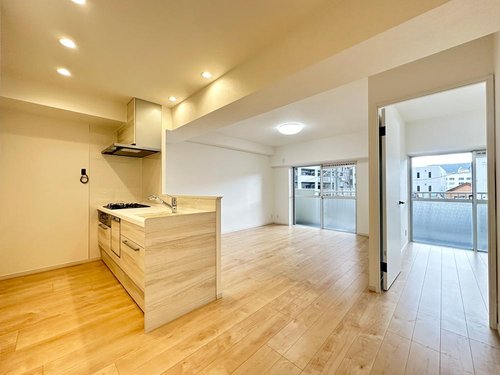 リビング (3) - 株式会社ランドアーズ|名古屋の一戸建て(建売・中古戸建)・中古マンション・賃貸管理・不動産売却 常磐ハウス・302・ニッカ不動産(株)