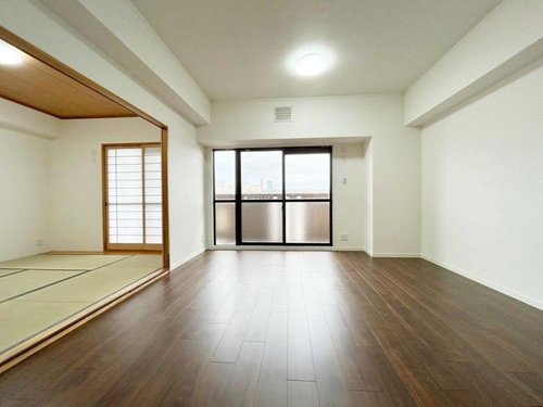 リビング (3) - 株式会社ランドアーズ|名古屋の一戸建て(建売・中古戸建)・中古マンション・賃貸管理・不動産売却 シャトー光が丘・902・リプライス