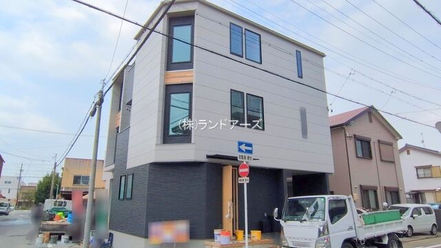 建売住宅の外観写真（中川区露橋026【2】_1号棟・メルディア）
