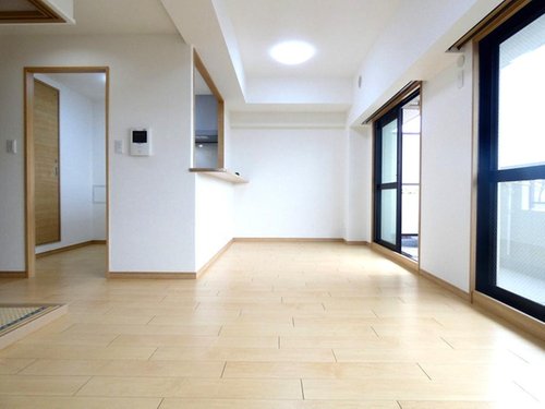 リビング - 株式会社ランドアーズ|名古屋の一戸建て(建売・中古戸建)・中古マンション・賃貸管理・不動産売却 サンパーク滝子南・501・マルタ不動産(株)