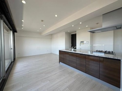 リビング - 株式会社ランドアーズ|名古屋の一戸建て(建売・中古戸建)・中古マンション・賃貸管理・不動産売却 ソフィア竹田町・902・鏡不動産販売(株)