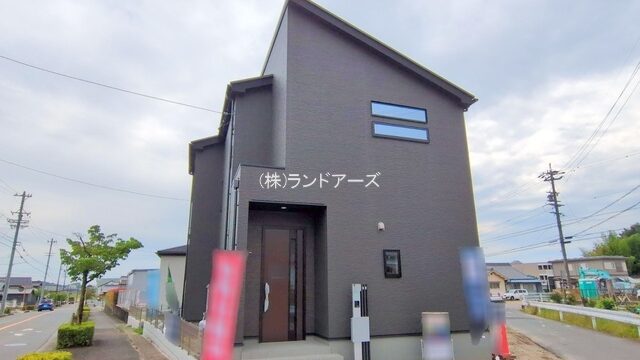 建売住宅の外観写真（小牧市本庄3期2棟_1号棟・タクトホーム/グラファーレ）