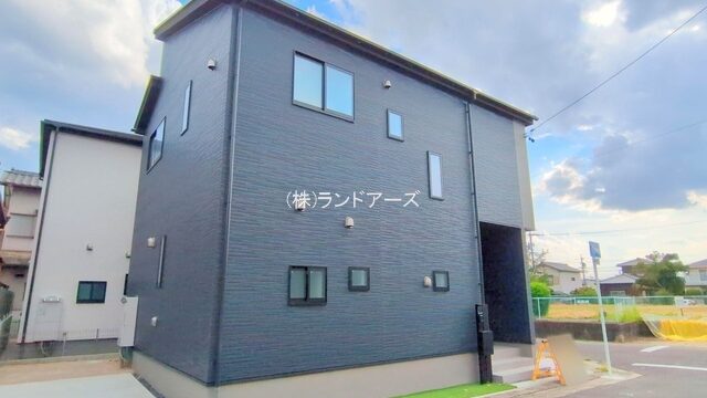 建売住宅の外観写真（春日井市白山町4期2棟_1号棟・タクトホーム/グラファーレ）
