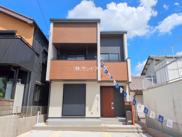半田市大池町2丁目_1号棟_20250902_18_0828004 - 株式会社ランドアーズ|名古屋の一戸建て(建売・中古戸建)・中古マンション・賃貸管理・不動産売却 建売住宅の外観写真(半田市大池町2丁目_1号棟・東栄住宅/ブルーミングガーデン)