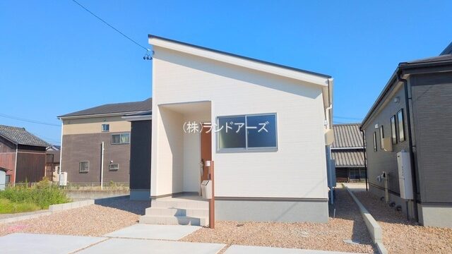 建売住宅の外観写真（常滑市西之口2丁目_8号棟・一建設/リーブルガーデン）