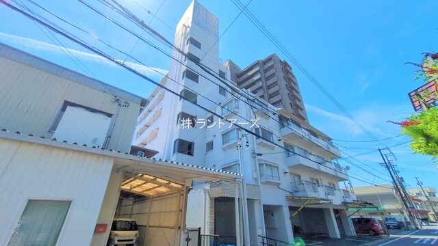 中古マンションの外観写真（マンション中央_208号室）