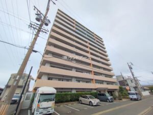 ファミリアーレ東起_201号室_20251015_1_0854563 - 株式会社ランドアーズ|名古屋の一戸建て(建売・中古戸建)・中古マンション・賃貸管理・不動産売却 中古マンションの外観写真(ファミリアーレ東起_201号室)