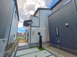 北名古屋市六ツ師8期4棟_2号棟_20260326_1_0856724 - 株式会社ランドアーズ|名古屋の一戸建て(建売・中古戸建)・中古マンション・賃貸管理・不動産売却 建売住宅の外観写真(北名古屋市六ツ師8期4棟_2号棟・タクトホーム/グラファーレ)