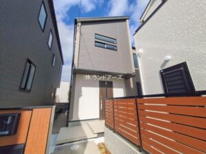 名古屋市守山区小幡南2丁目_2号棟_20260203_1_0860205 - 株式会社ランドアーズ|名古屋の一戸建て(建売・中古戸建)・中古マンション・賃貸管理・不動産売却 建売住宅の外観写真(名古屋市守山区小幡南2丁目_2号棟・東栄住宅/ブルーミングガーデン)