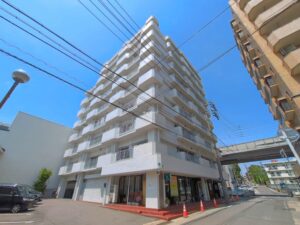 ロイヤル上社 1 - 株式会社ランドアーズ|名古屋の一戸建て(建売・中古戸建)・中古マンション・賃貸管理・不動産売却 ロイヤル上社 1