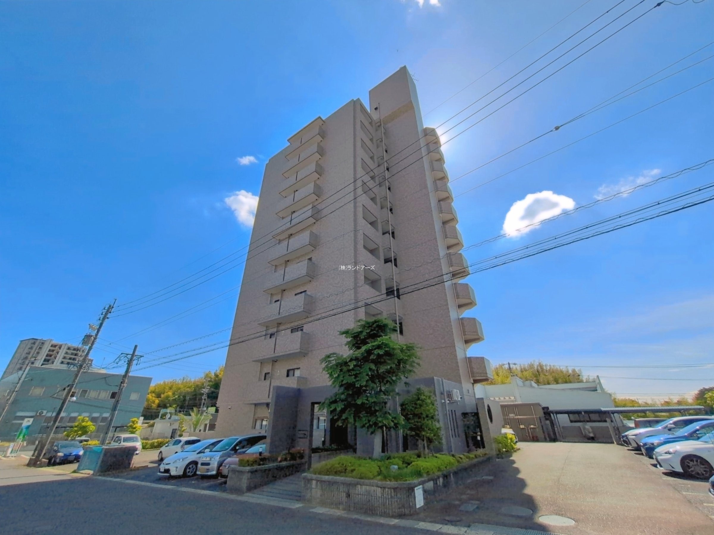 ファミール日進三番館 1