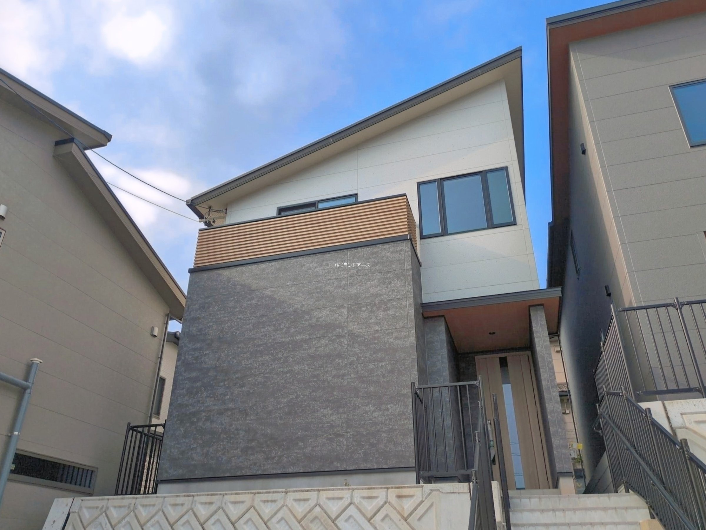 東海市富木島町石根(戸建)03 1 - 株式会社ランドアーズ|名古屋の一戸建て(建売・中古戸建)・中古マンション・賃貸管理・不動産売却 東海市富木島町石根(戸建)03 1