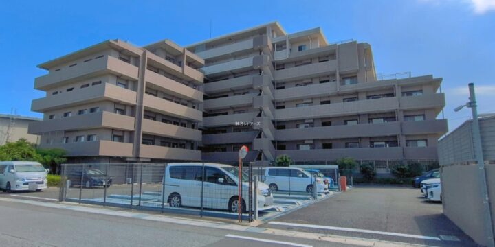 メイツ安城リフレビア 1