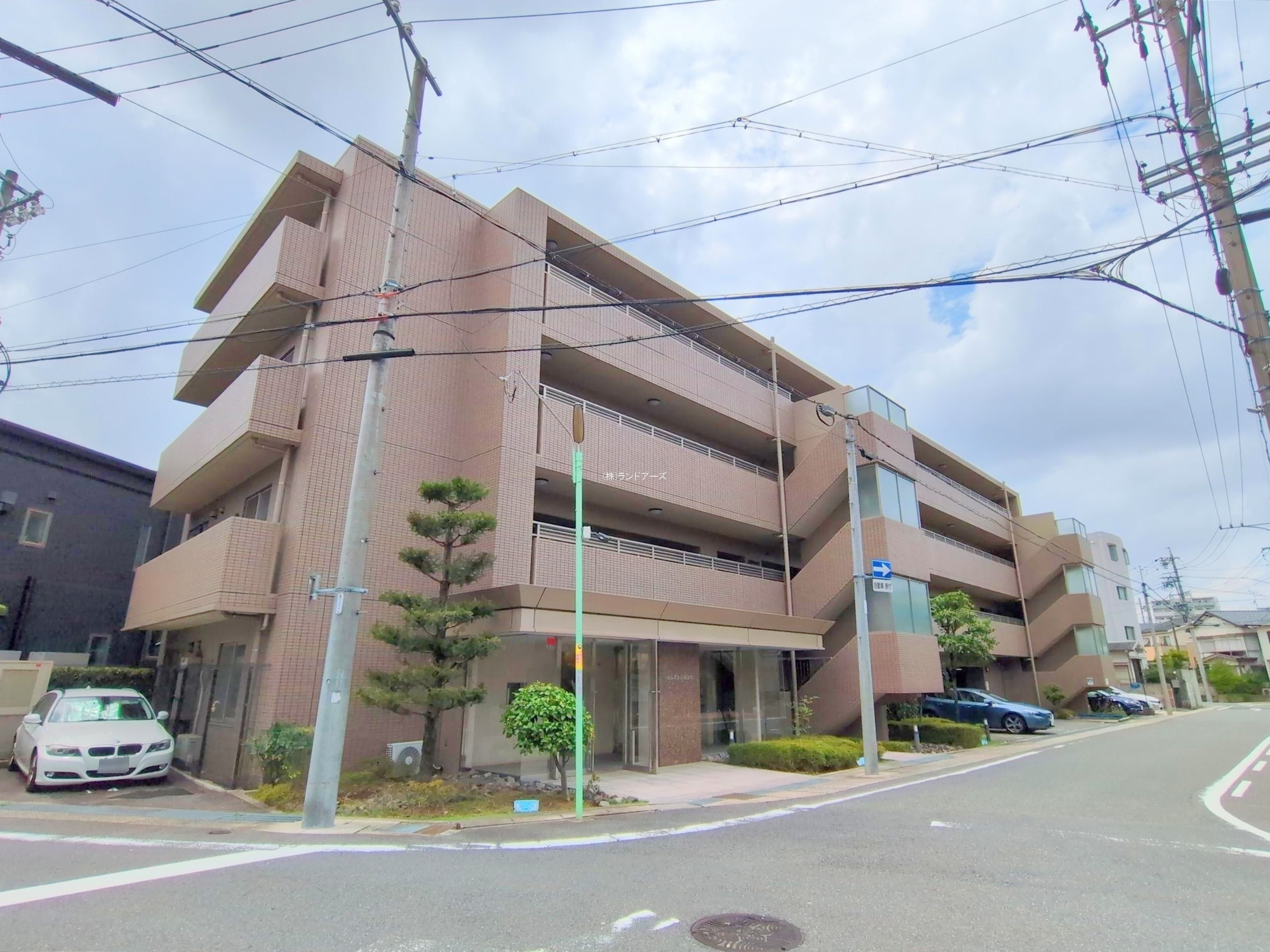 ヒルズ本山穂波町 1
