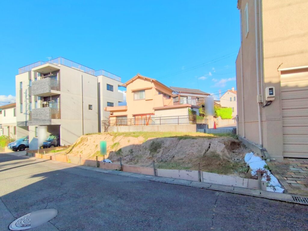 岡崎市戸崎町字藤狭（土地） 1