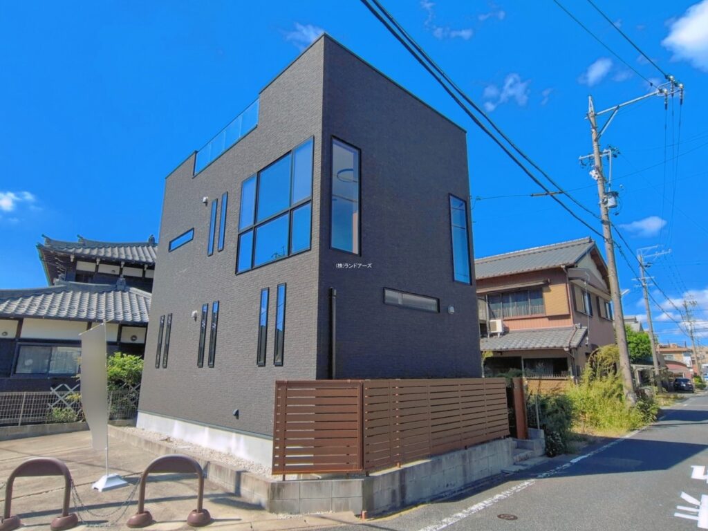 瀬戸市市場町 1