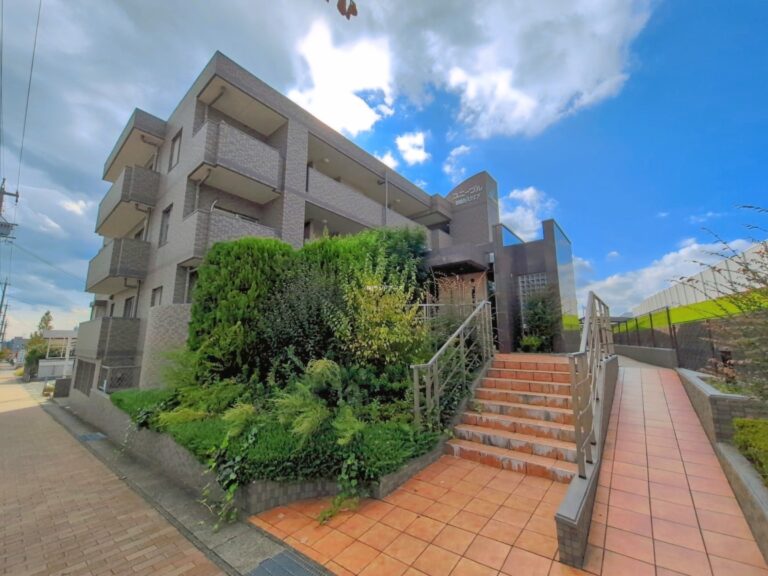 ユニーブル岩崎台スクエアの外観写真